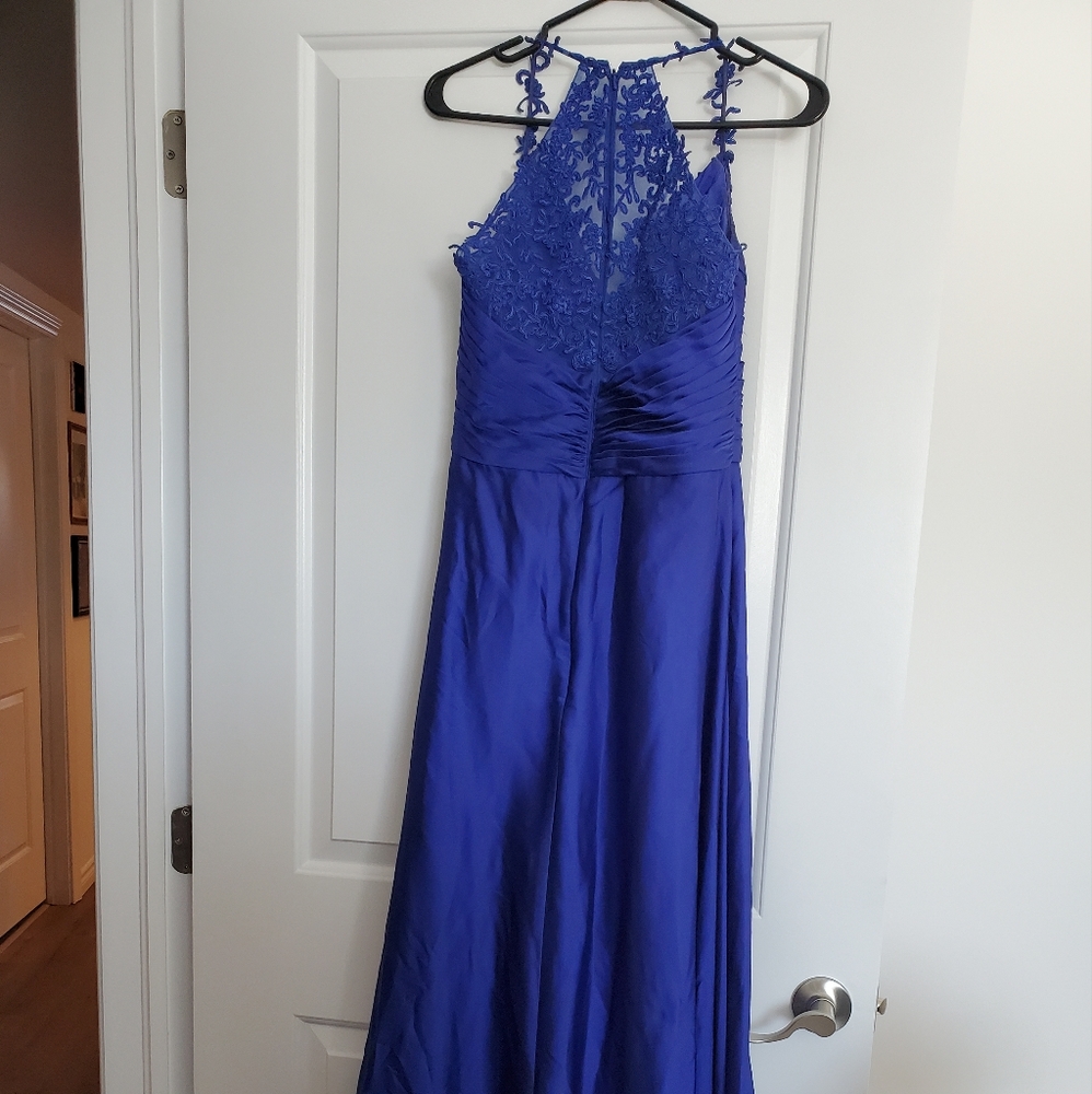 Formal gown - Picture 2 of 4
